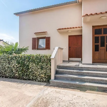 Lovely Apartment In Omisalj With Wifi Exterior photo