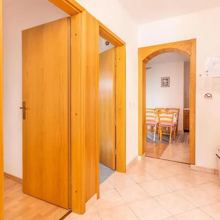 Lovely Apartment In Omisalj With Wifi Exterior photo