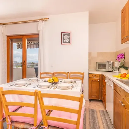 Lovely Apartment In Omisalj With Wifi Exterior photo